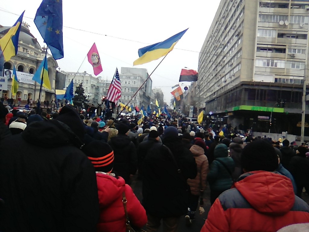 Владимирская улица. Шествие противников коррупции в Киеве.